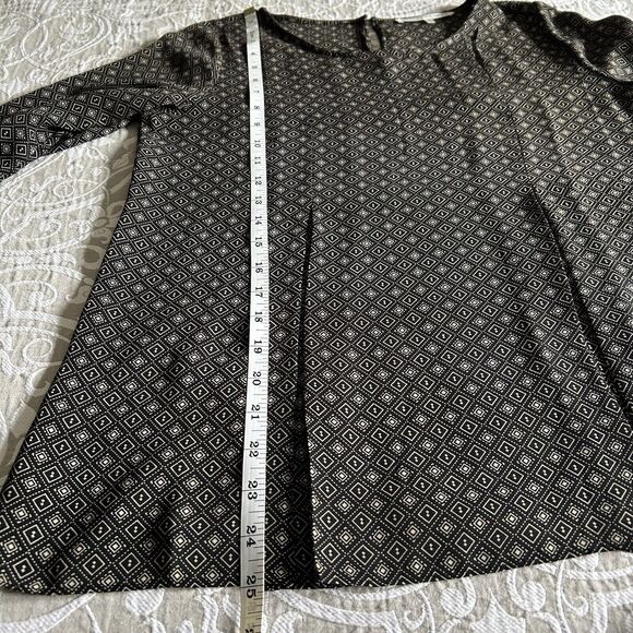 Violet + Claire Blouse Women Size Small Black Tan Geometric Pleats Flowy Office - Picture 7 of 12
